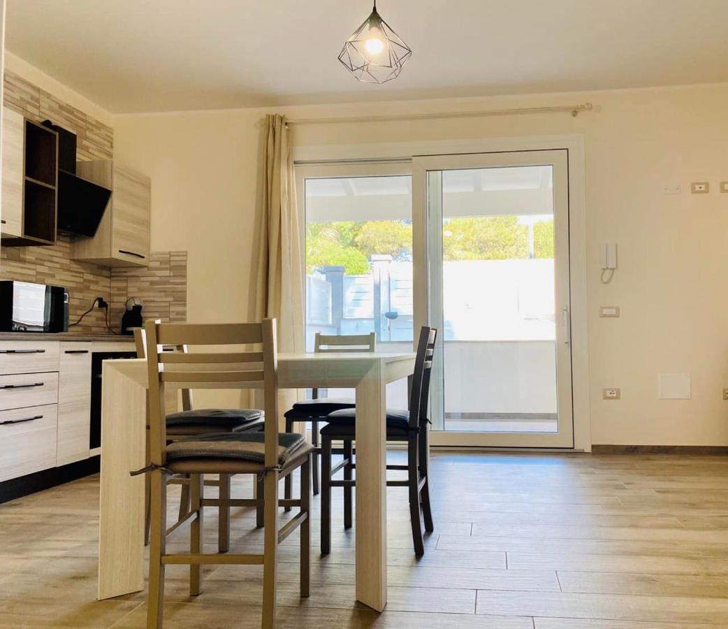 Nuova Residenza Dei 7 Pini A Pochi Passi Dal Mare Apartment Porto Pino Exterior photo